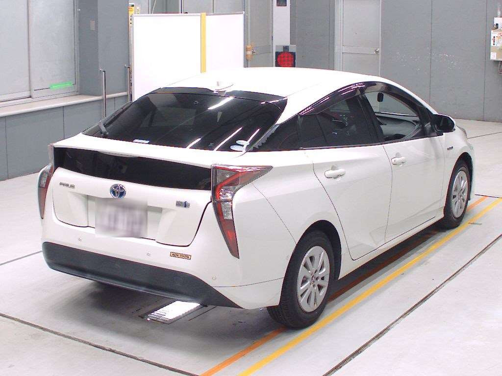 2018 Toyota Prius ZVW50[1]