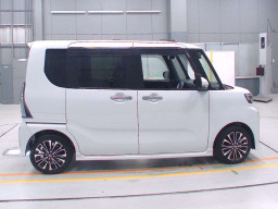 2023 Daihatsu Tanto Custom