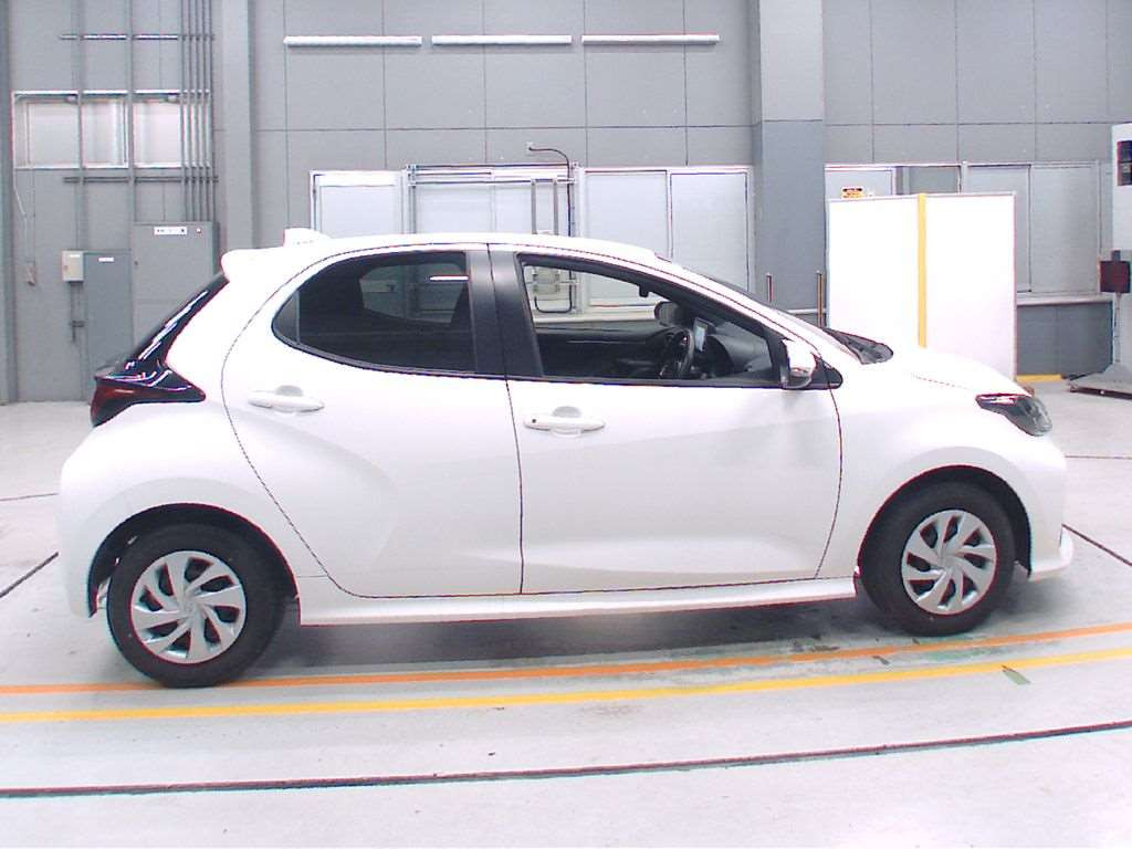 2021 Toyota YARIS KSP210[2]