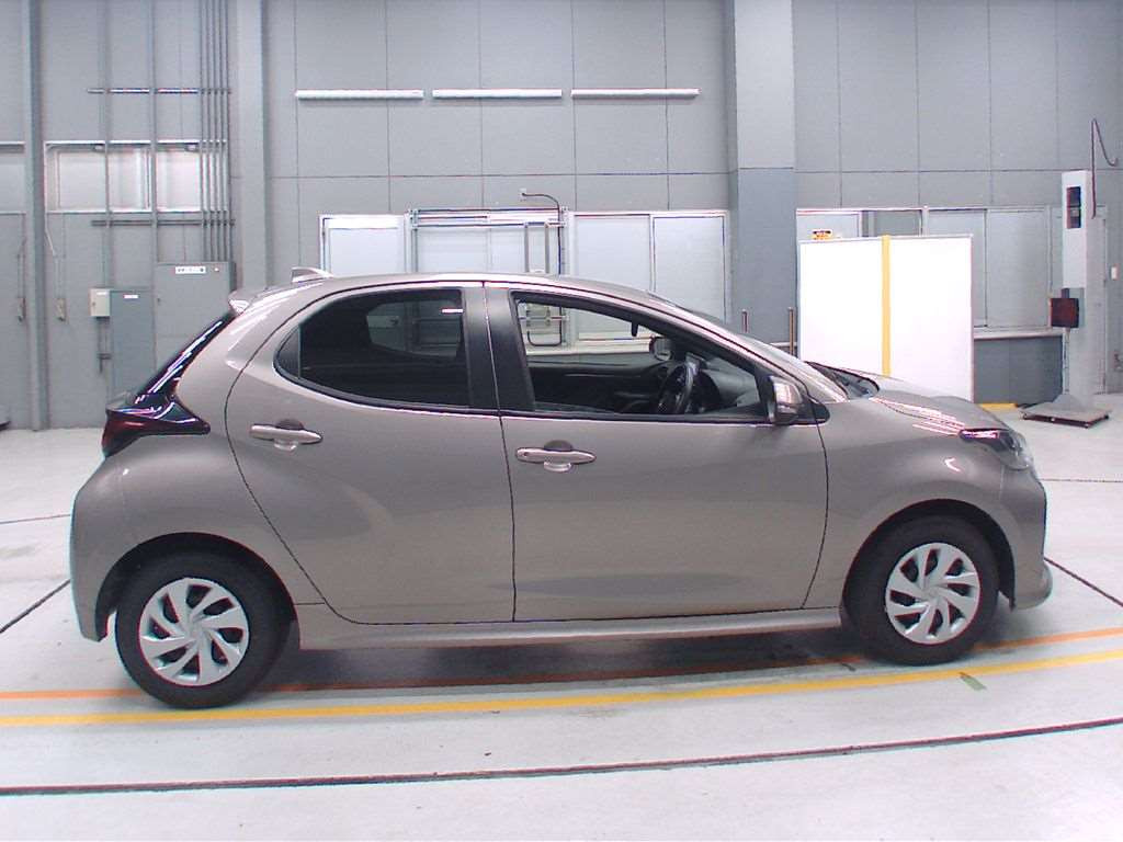 2021 Toyota YARIS KSP210[2]