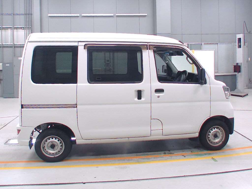 2020 Daihatsu Hijet Cargo S321V[2]