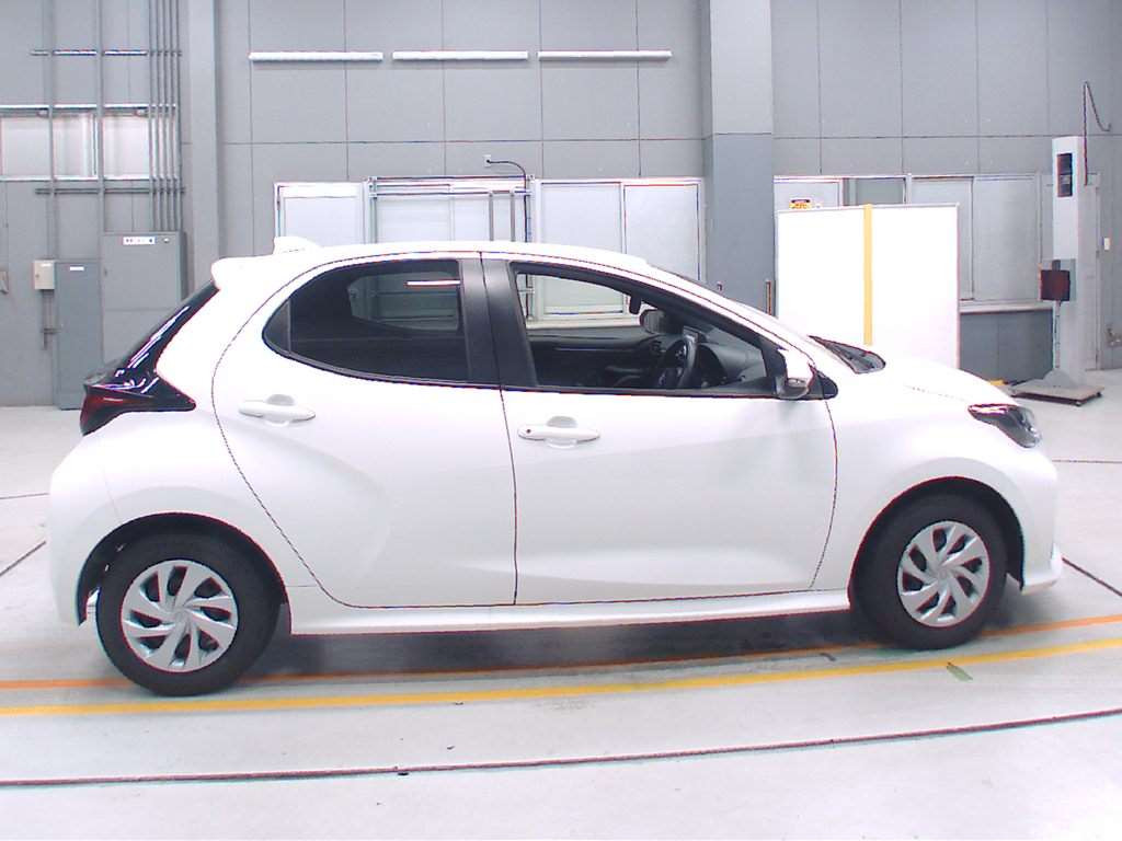 2021 Toyota YARIS KSP210[2]