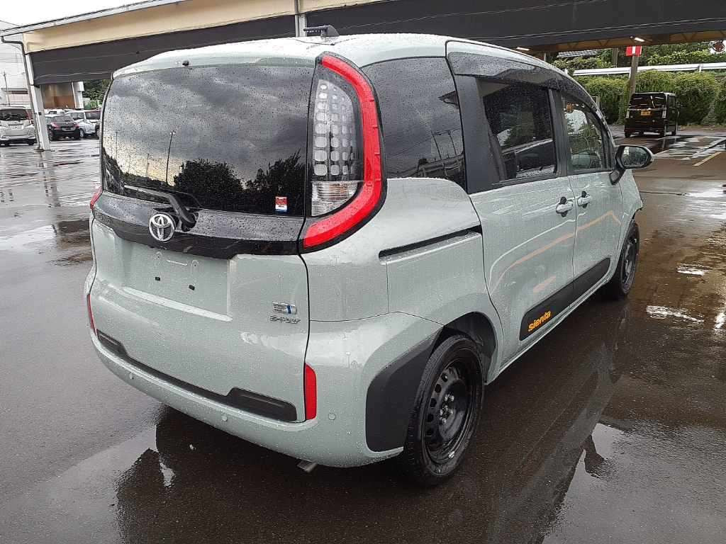 2023 Toyota Sienta MXPL15G[1]