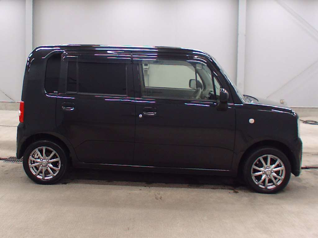 2013 Daihatsu Move Conte L585S[2]