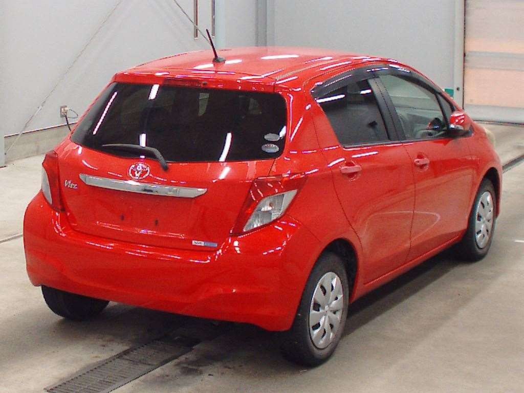 2011 Toyota Vitz KSP130[1]