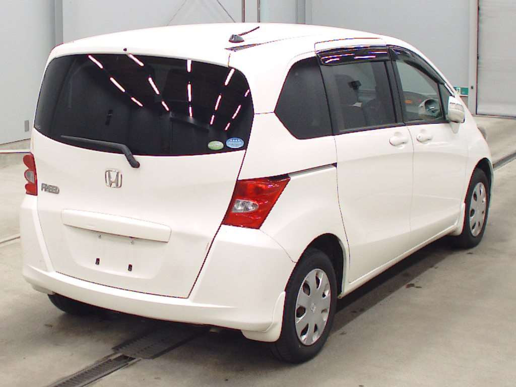 2010 Honda Freed GB4[1]