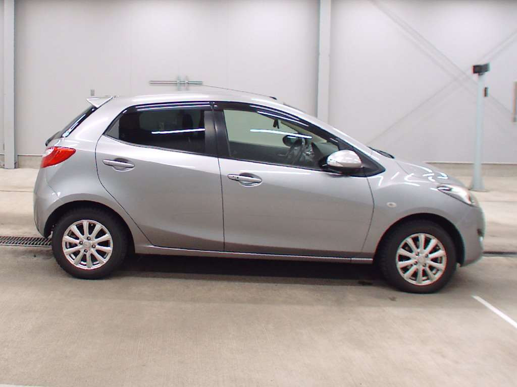 2014 Mazda Demio DEJFS[2]