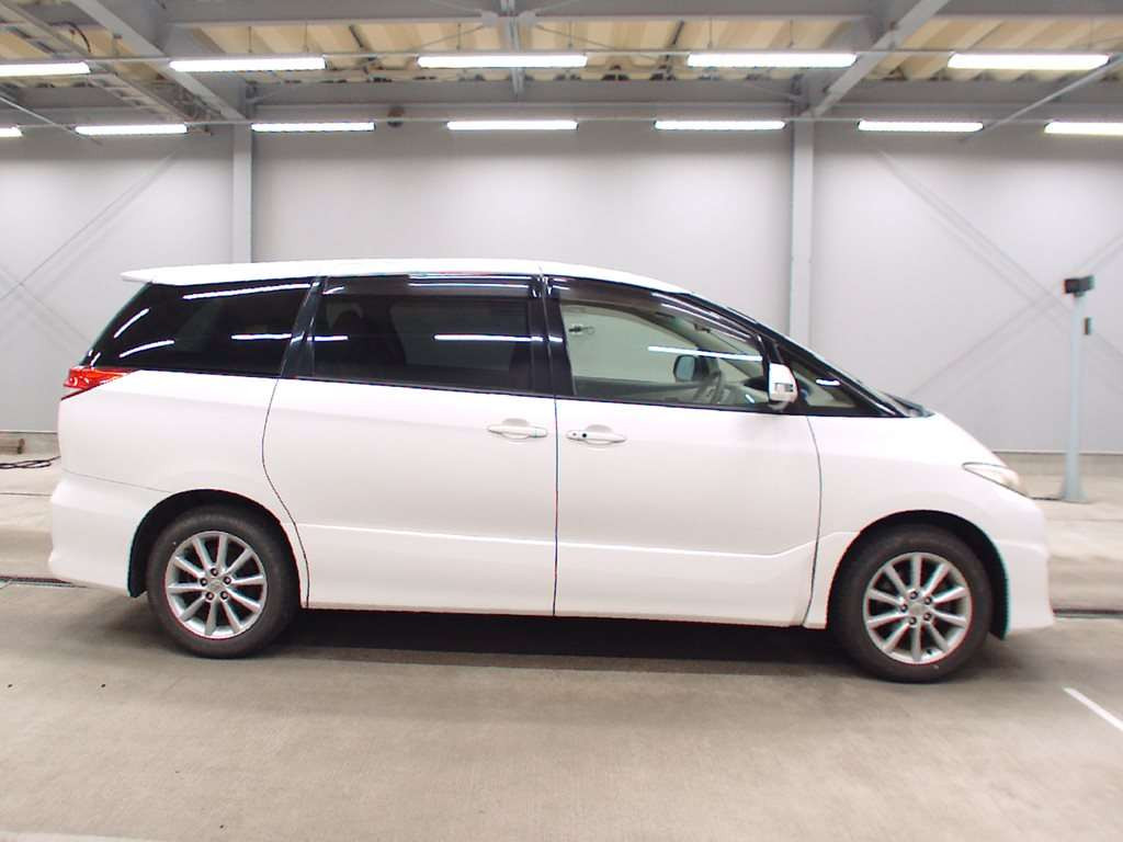 2012 Toyota Estima ACR55W[2]