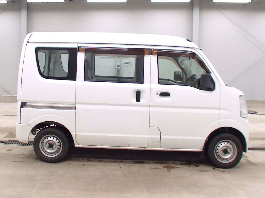 2016 Mitsubishi Minicab Van DS17V[2]