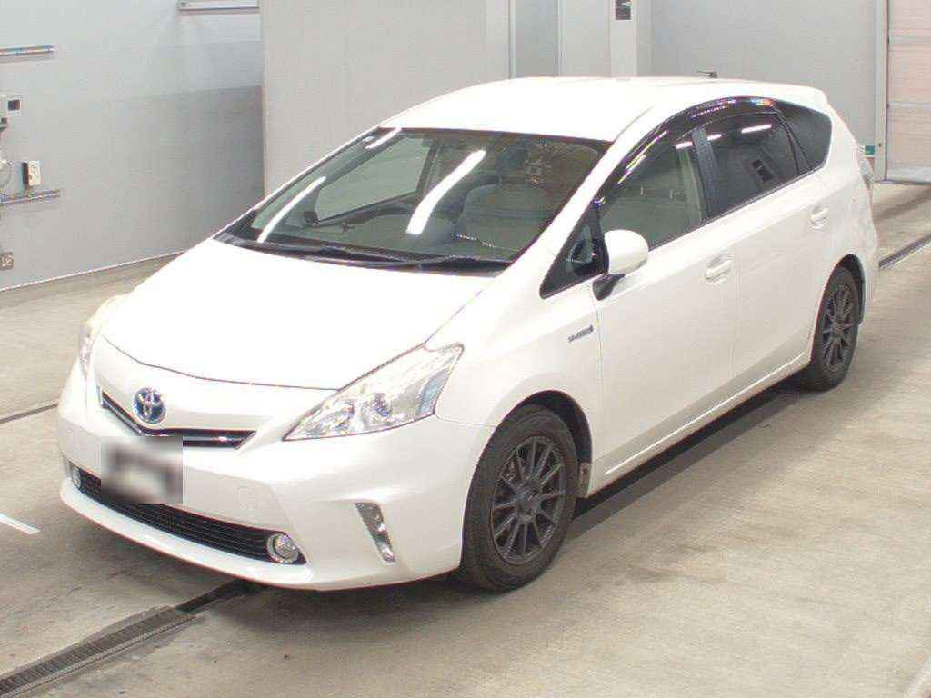 2011 Toyota Prius alpha ZVW41W[0]