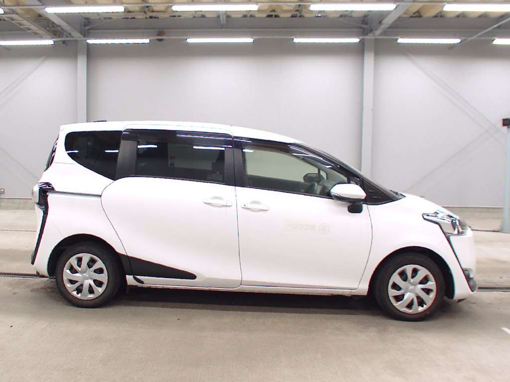 2018 Toyota Sienta NSP172G[2]