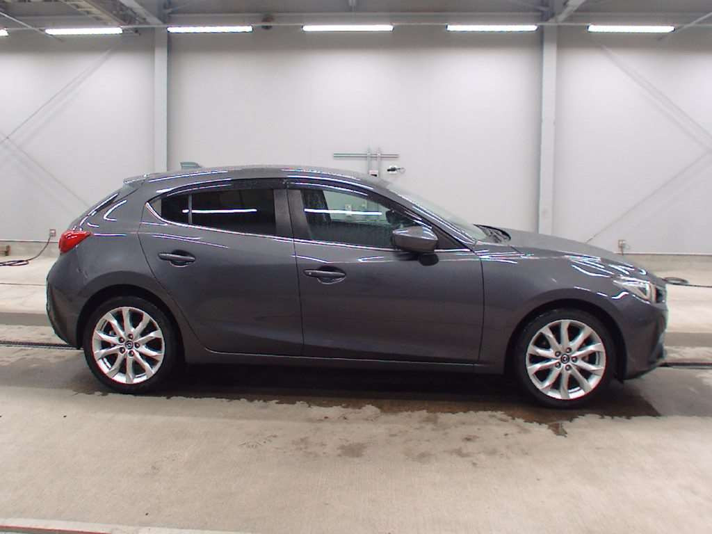 2013 Mazda Axela Sport BMEFS[2]