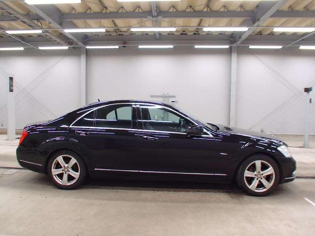 2012 Mercedes Benz S-Class 221057[2]