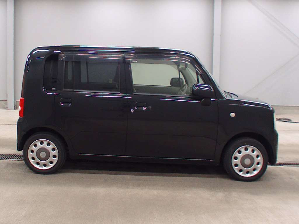 2013 Daihatsu Move Conte L585S[2]