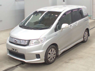 2012 Honda Freed spike hybrid