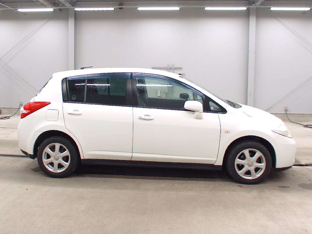 2011 Nissan Tiida NC11[2]