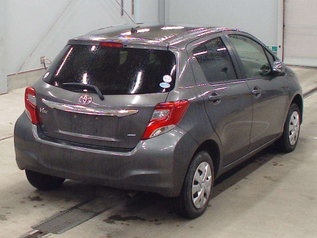 2015 Toyota Vitz NSP135[1]