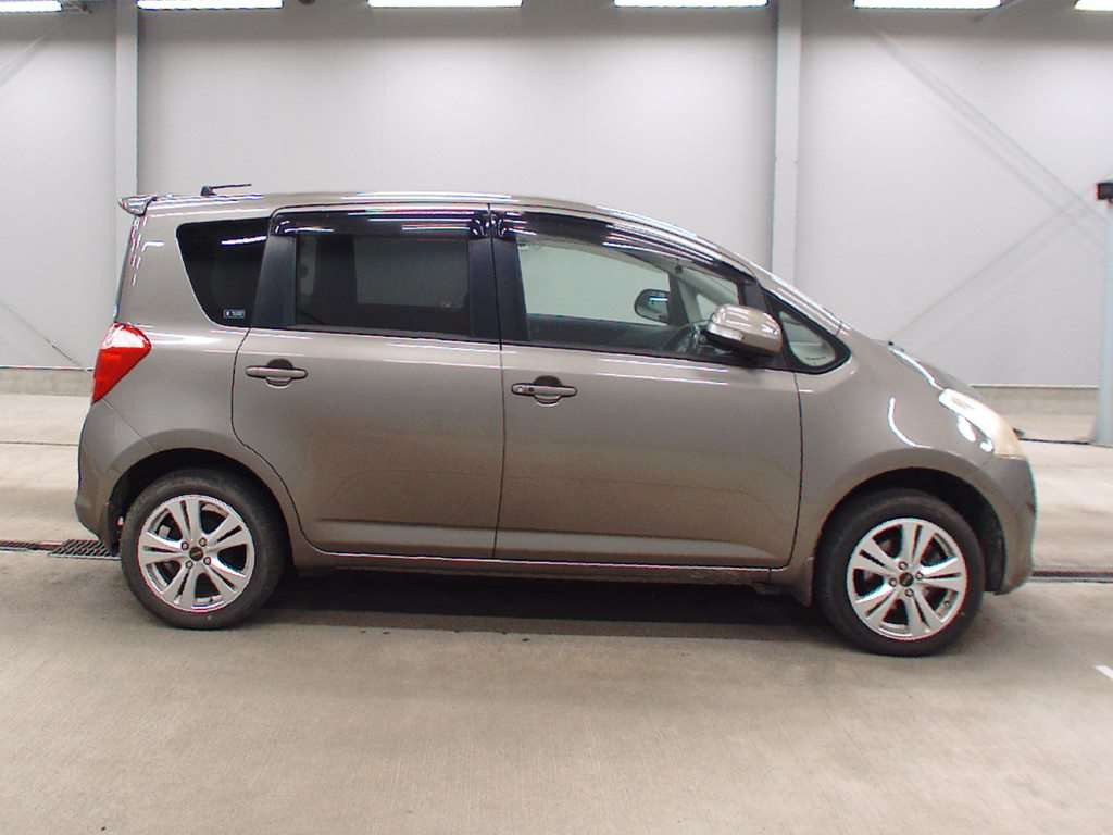 2006 Toyota Ractis NCP105[2]