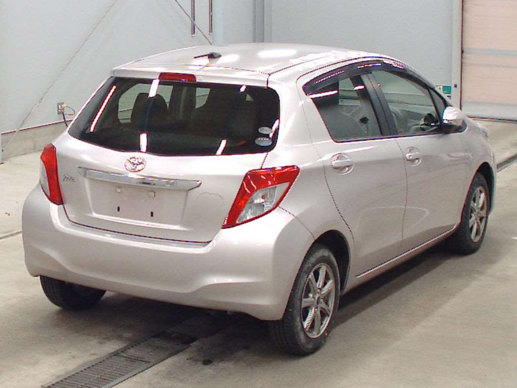 2012 Toyota Vitz KSP130[1]