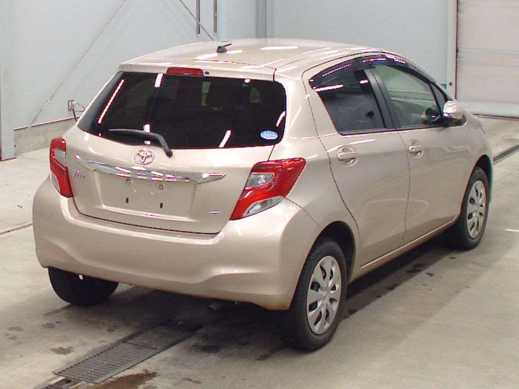 2014 Toyota Vitz NSP135[1]