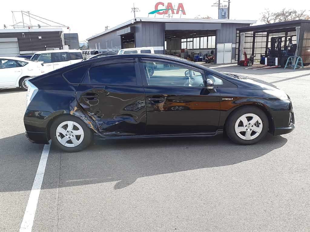 2011 Toyota Prius ZVW30[2]