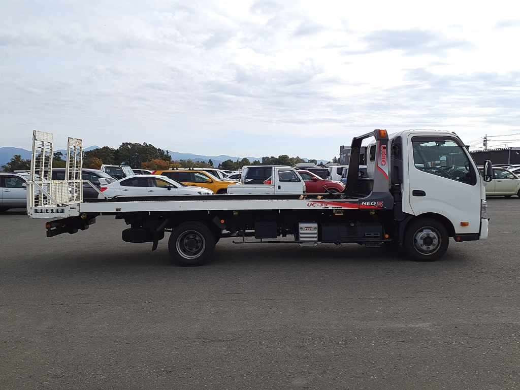 2019 Toyota Toyoace Truck XZU722[2]