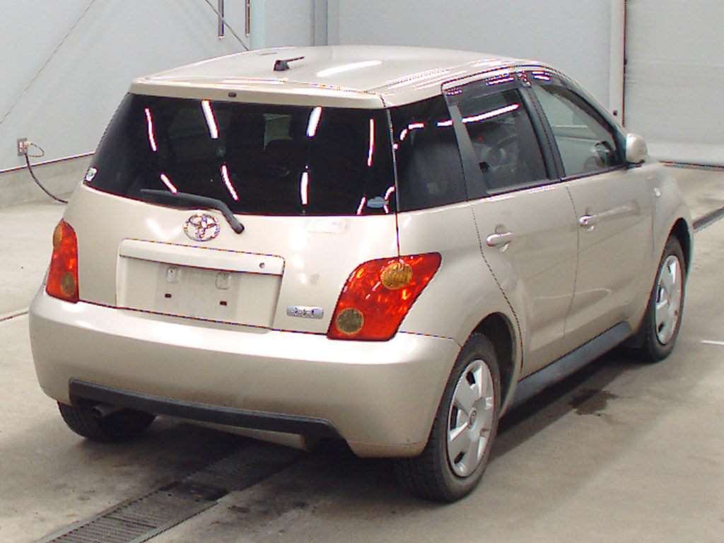 2003 Toyota IST NCP65[1]