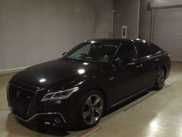 2019 Toyota Crown Hybrid