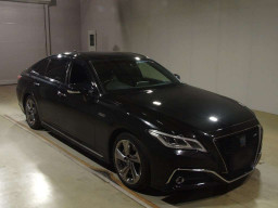 2019 Toyota Crown Hybrid