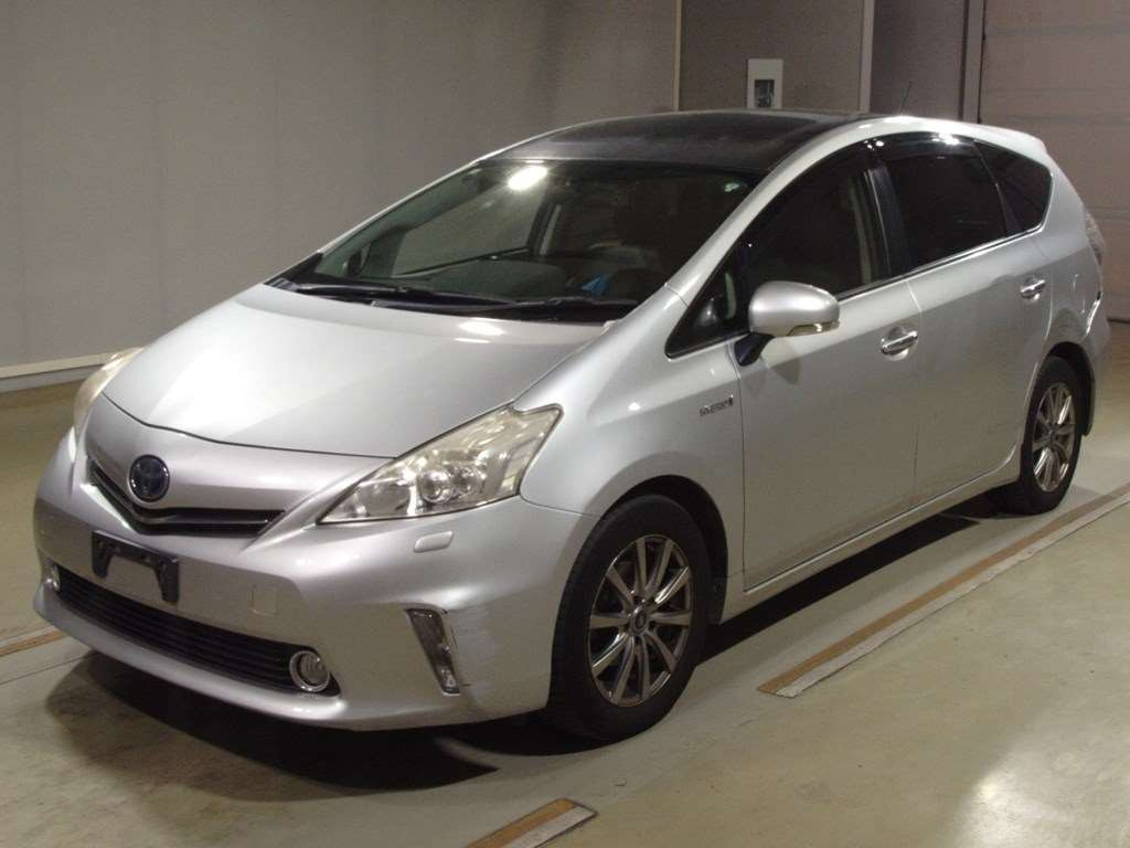 2014 Toyota Prius alpha ZVW41W[0]