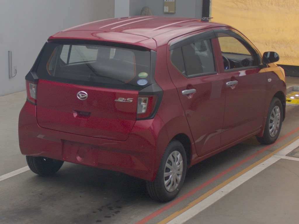 2017 Daihatsu Mira es LA350S[1]