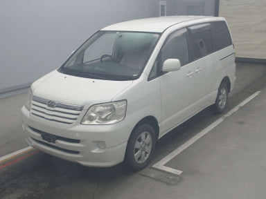 2002 Toyota Noah