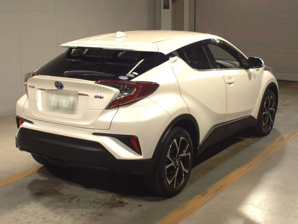 2019 Toyota C-HR ZYX10[1]