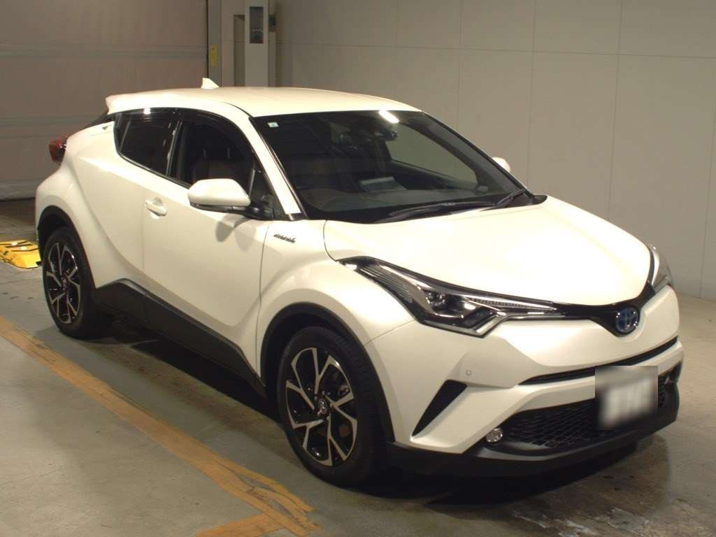 2019 Toyota C-HR ZYX10[2]