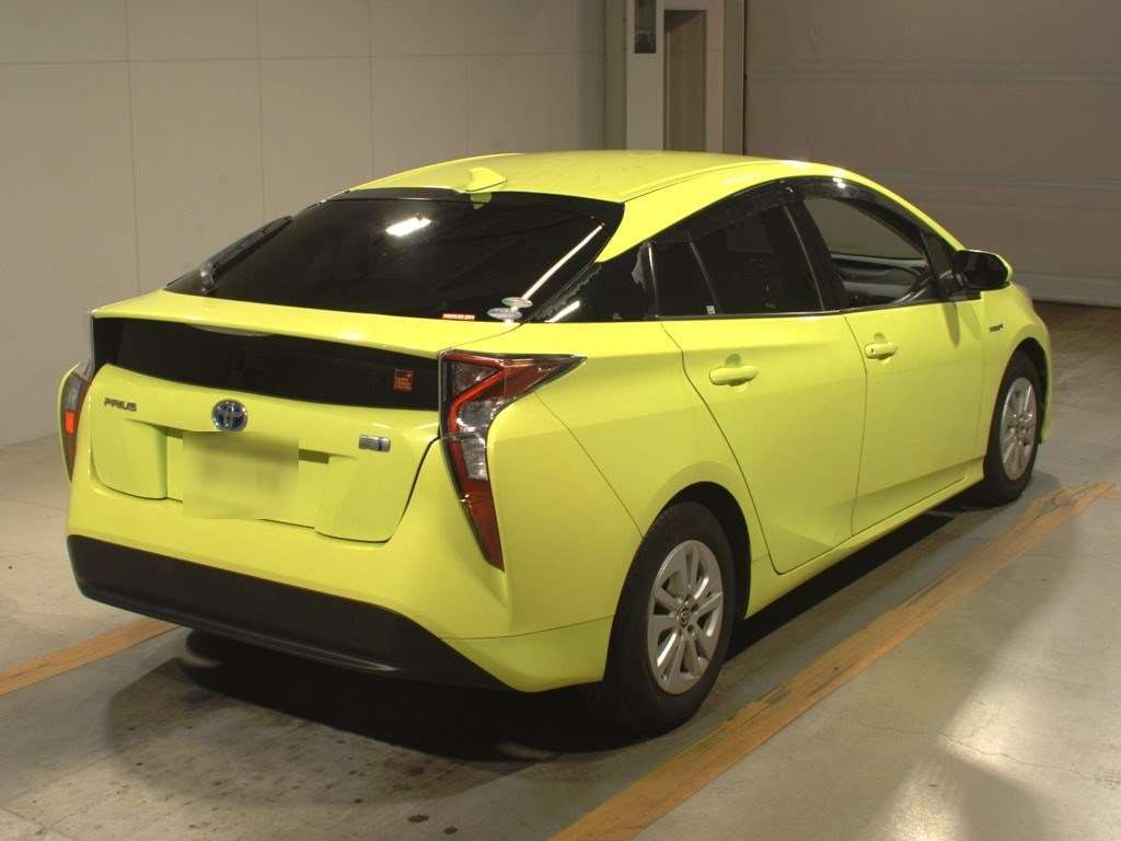 2016 Toyota Prius ZVW50[1]