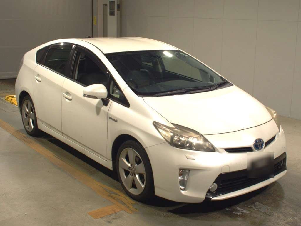 2012 Toyota Prius ZVW30[2]