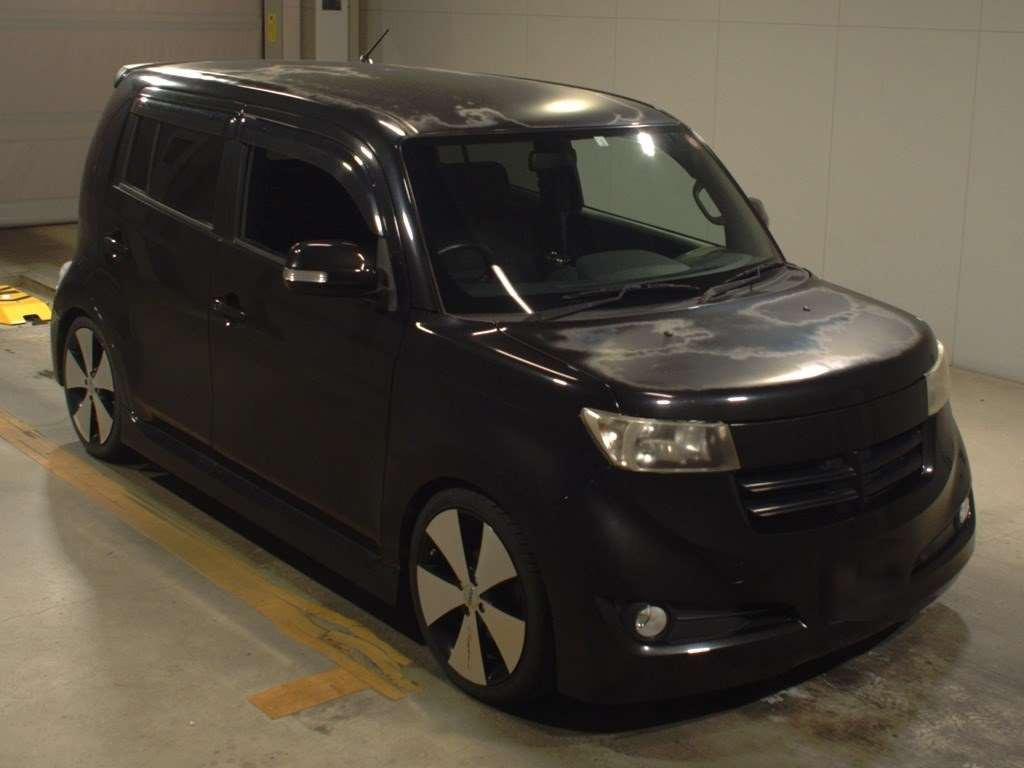 2010 Toyota bB QNC21[2]