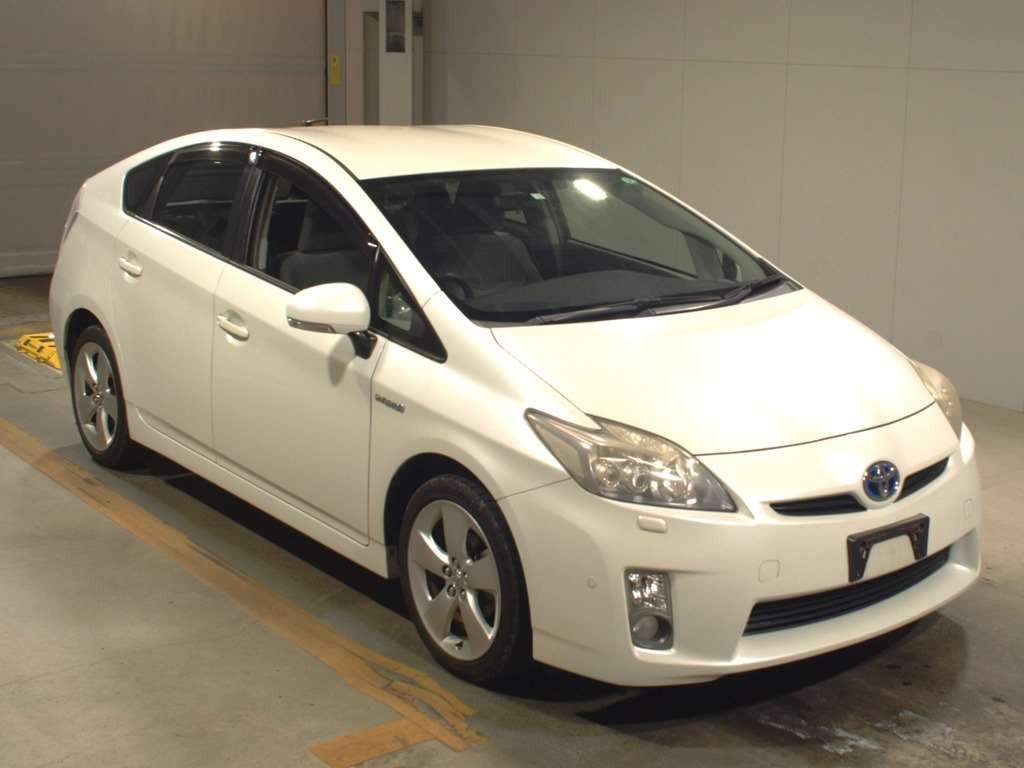 2010 Toyota Prius ZVW30[2]