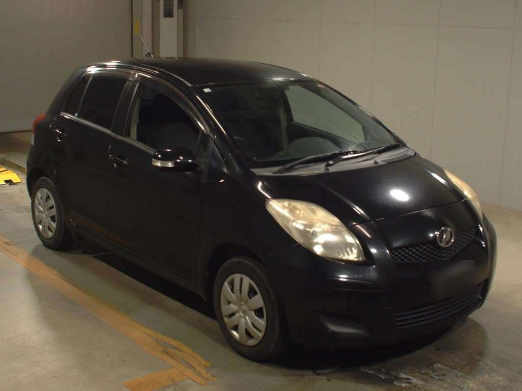 2010 Toyota Vitz SCP90[2]