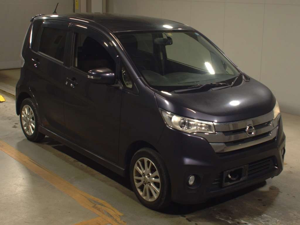 2013 Nissan DAYZ B21W[2]