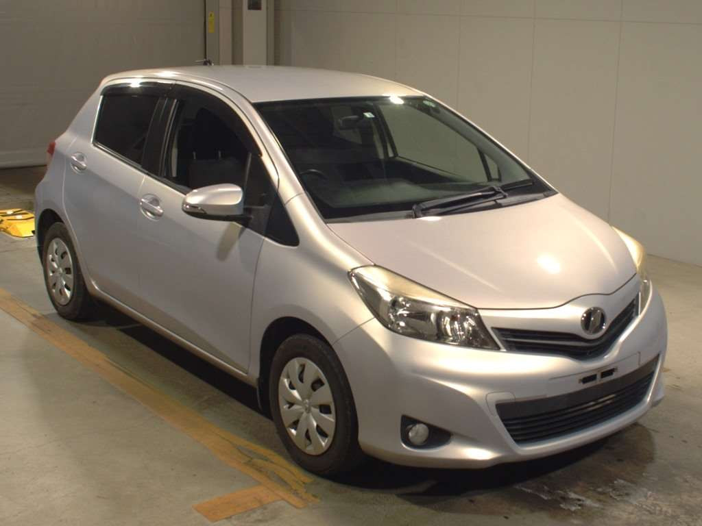 2012 Toyota Vitz NSP130[2]