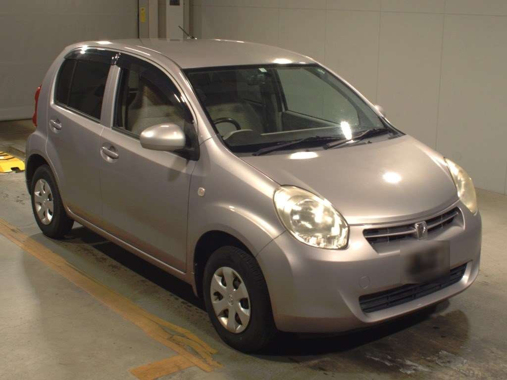 2010 Toyota Passo KGC30[2]