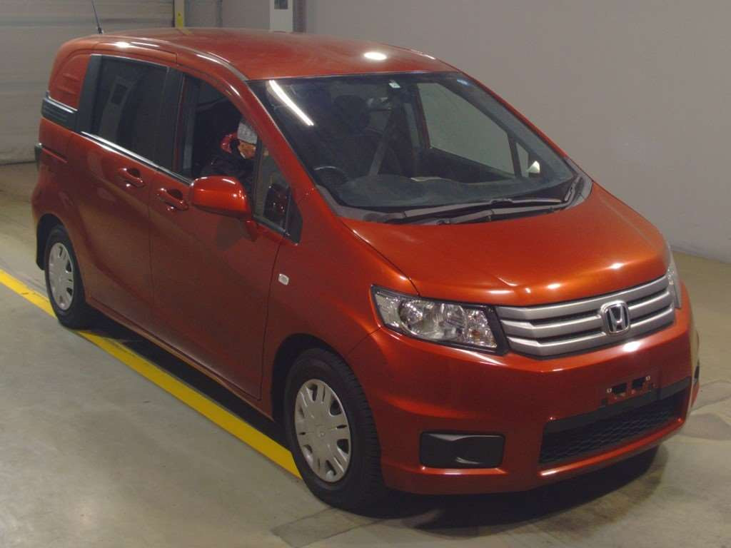 2011 Honda Freed Spike GB3[2]