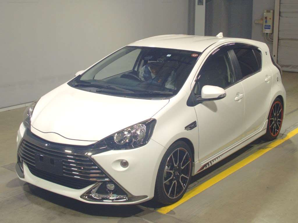 2016 Toyota Aqua NHP10[0]