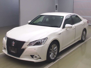 2013 Toyota Crown Hybrid