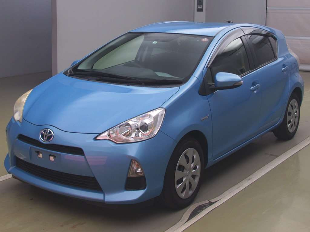 2013 Toyota Aqua NHP10[0]