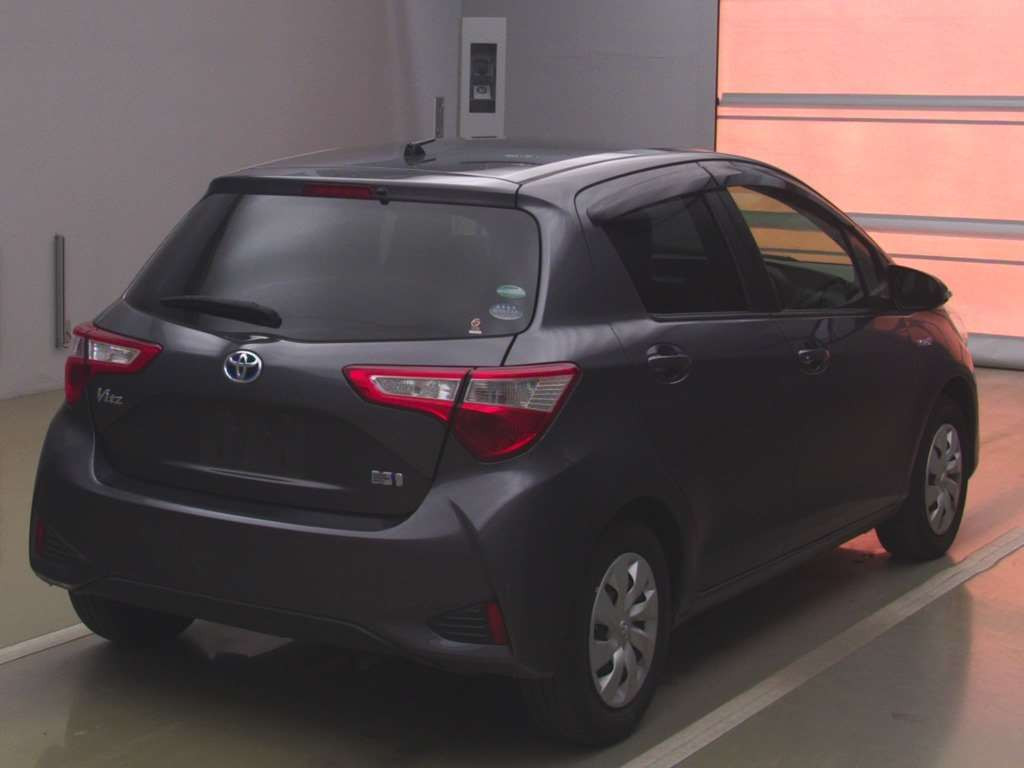 2017 Toyota Vitz NHP130[1]