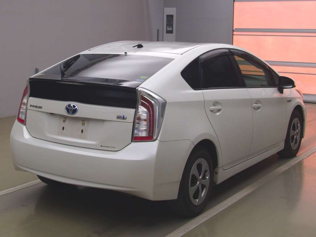 2013 Toyota Prius ZVW30[1]