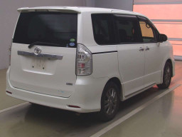 2013 Toyota Voxy