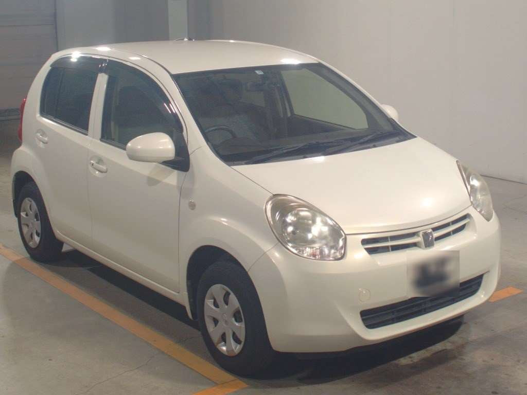 2013 Toyota Passo KGC30[2]